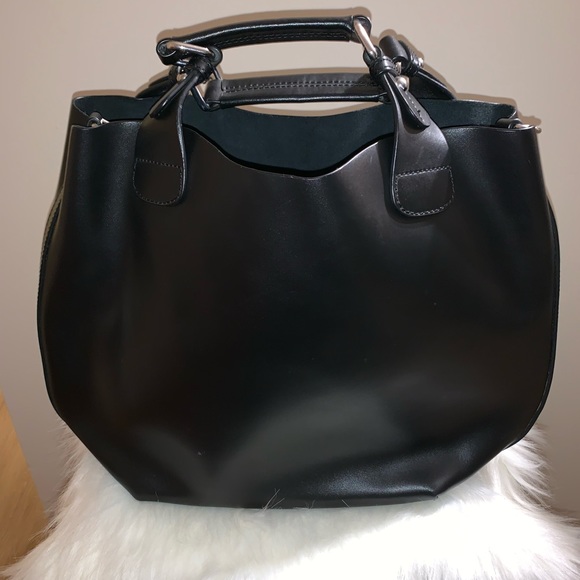 Danier Purse - Picture 1 of 3